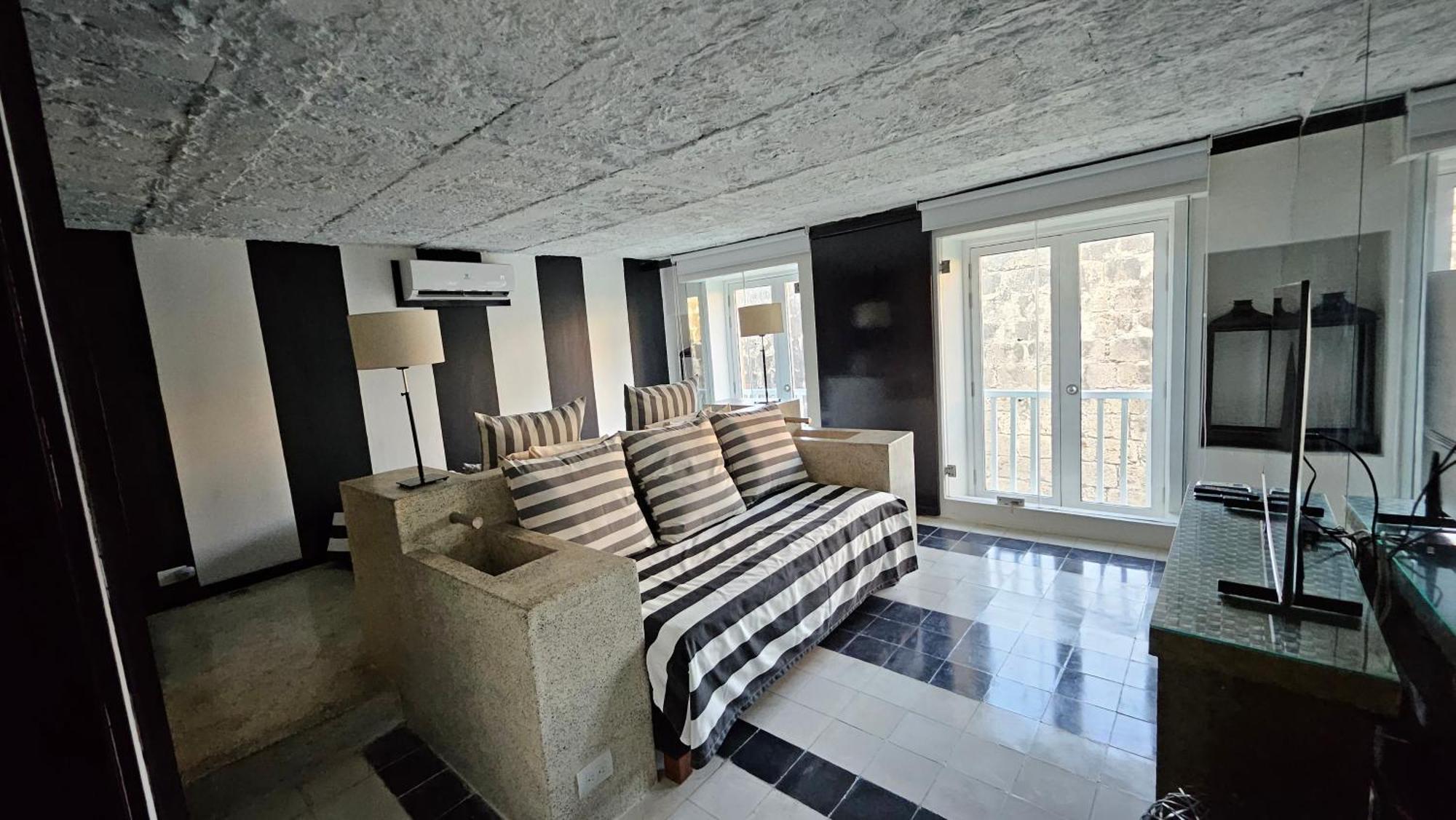 شقة Apartamento Duplex Vista Al Mar Y Murallas Nuevo En La Ciudad Amurallada Cartagena المظهر الخارجي الصورة