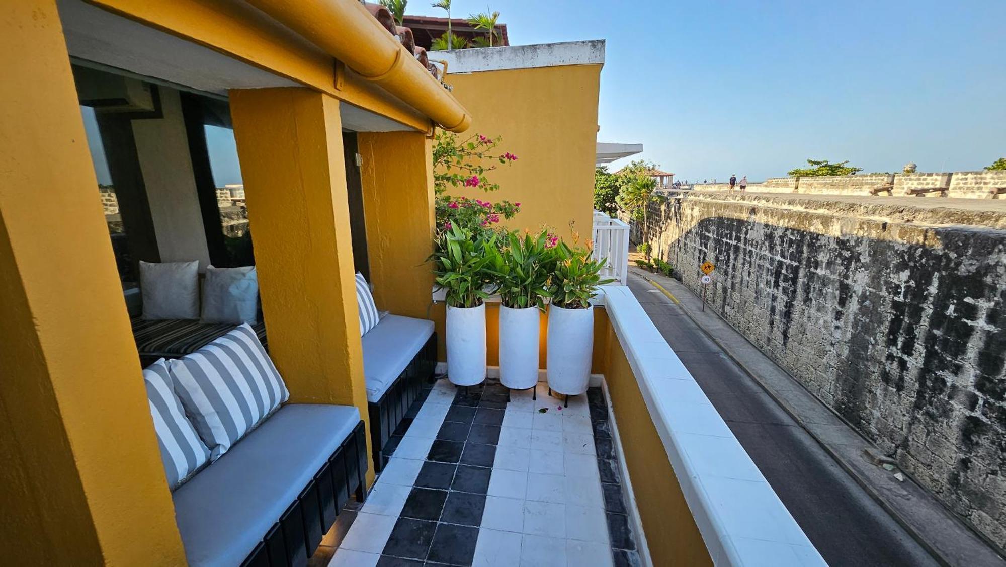 شقة Apartamento Duplex Vista Al Mar Y Murallas Nuevo En La Ciudad Amurallada Cartagena المظهر الخارجي الصورة
