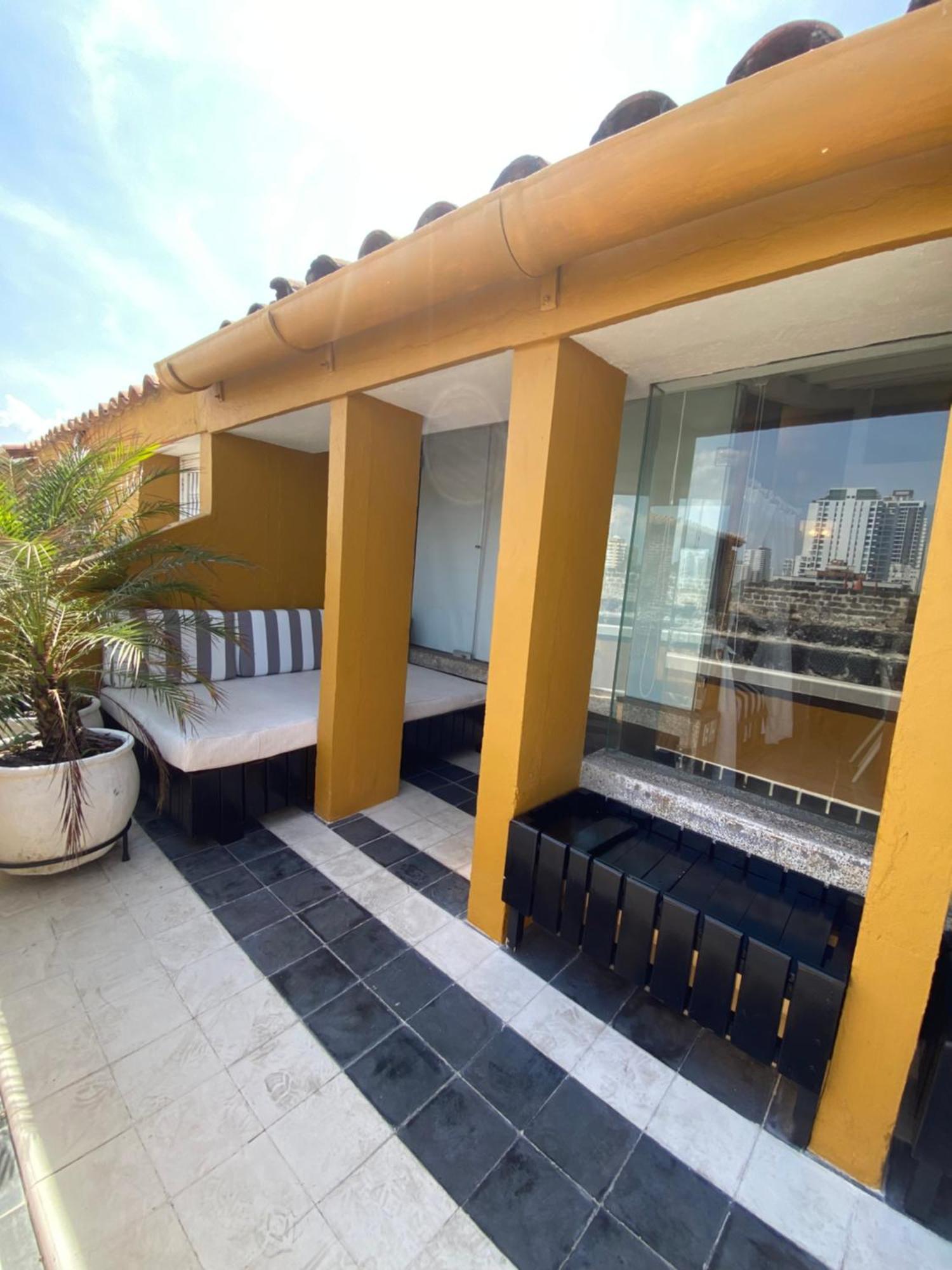 شقة Apartamento Duplex Vista Al Mar Y Murallas Nuevo En La Ciudad Amurallada Cartagena المظهر الخارجي الصورة