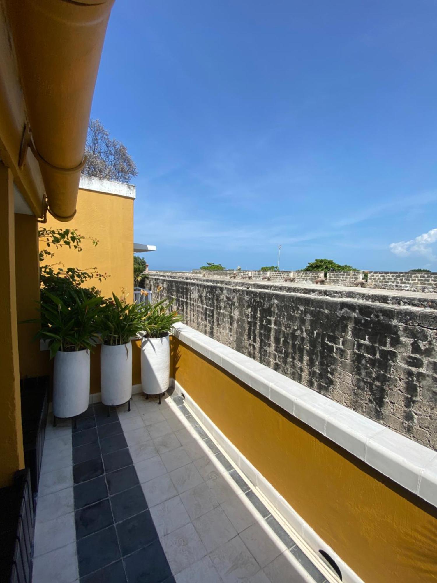 شقة Apartamento Duplex Vista Al Mar Y Murallas Nuevo En La Ciudad Amurallada Cartagena المظهر الخارجي الصورة