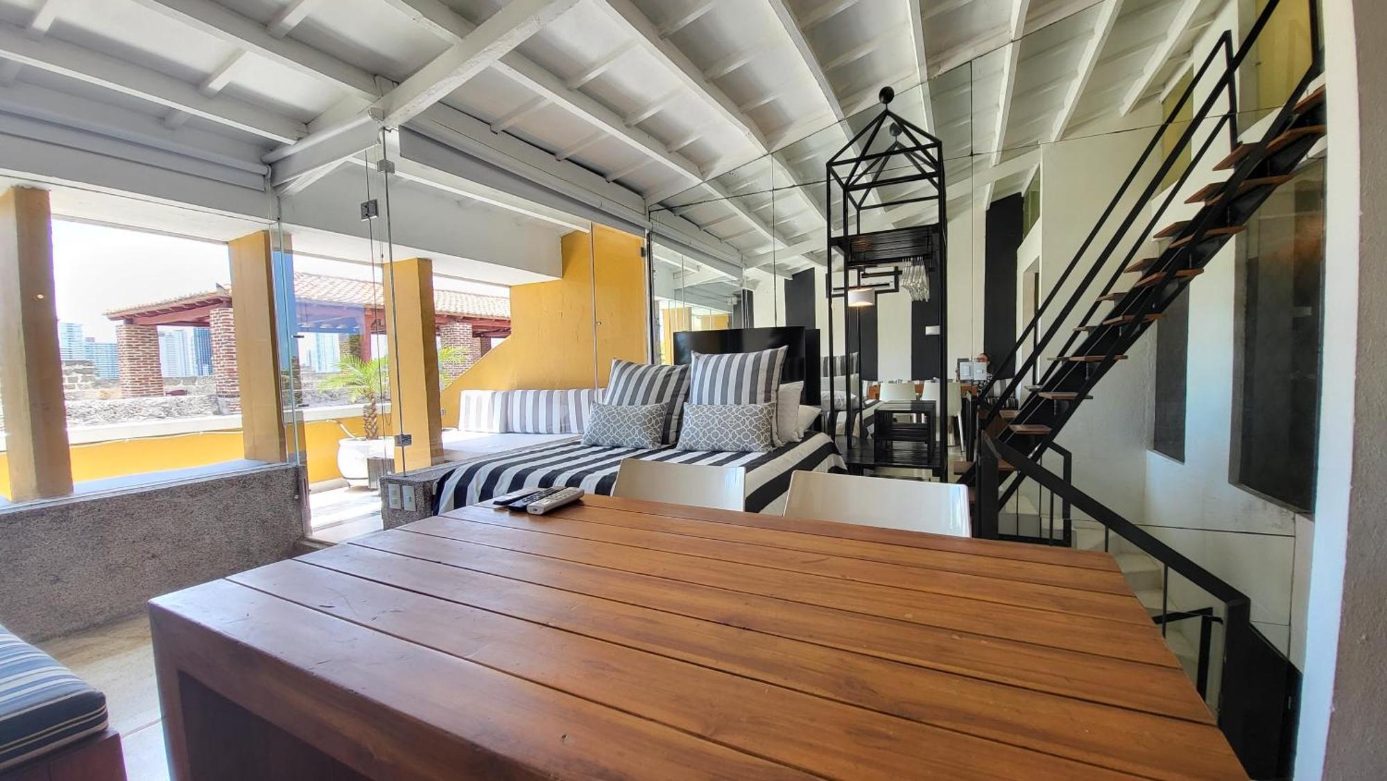 شقة Apartamento Duplex Vista Al Mar Y Murallas Nuevo En La Ciudad Amurallada Cartagena المظهر الخارجي الصورة